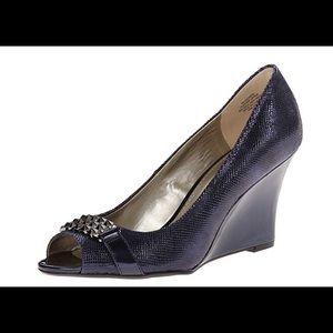 👠👠Anne Klein Snakeskin Wedges👠👠